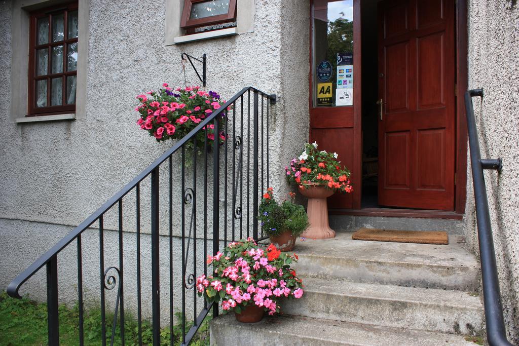 Clarke Cottage Guest House Dunfermline Esterno foto